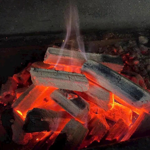 Charbon de bois de sciure de bois dur du Vietnam pour barbecue, briquettes sans fumée, écologiques, faible teneur en cendres, combustion de 6 heures, fournisseur en gros - Product Image 1