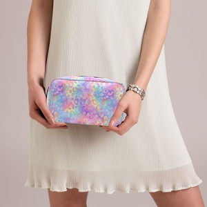 Pochette de rangement pour cosmétiques à imprimé léopard personnalisé, petite trousse de toilette de voyage avec fermeture éclair pour femmes - Product Image 6