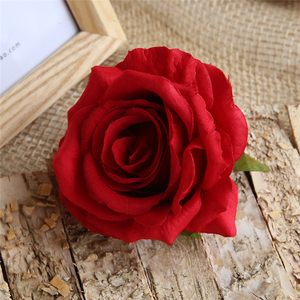 Roses à grosses têtes bon marché de haute qualité Têtes de roses artificielles en velours de 10cm de diamètre pour arrangement floral de mariage - Product Image 4