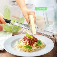 Premium 304 roestvrijstalen handmatige rasp, heavy-duty, roestvrij, kaasschaaf, citroenschiller, knoflook- en groentesnijder, zwart