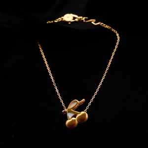 Collar con Colgante de Moda, Acero Inoxidable 316L, Baño de Oro PVD, Diseño de Cereza - Product Image 3