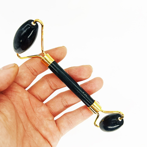 Rodillo Facial de Aventurina Verde Claro, Hermoso Rodillo de Jade para Masaje, Rodillo de Cuarzo Rosa - Product Image 6