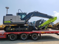 Excavatrice sur chenilles hydraulique ZE135GA de 13,5 tonnes, 0,6 m³, pour travaux de construction moyens, avec attache rapide, brise-roche hydraulique et grappin à bois.