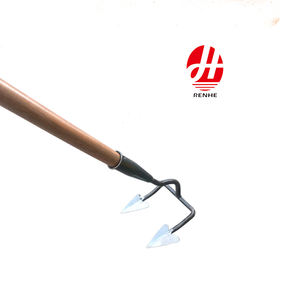 Outil de jardinage de haute qualité, <span class=keywords><strong>houe</strong></span> triangulaire à <span class=keywords><strong>deux</strong></span> <span class=keywords><strong>dents</strong></span> avec manche en bois - Product Image 1
