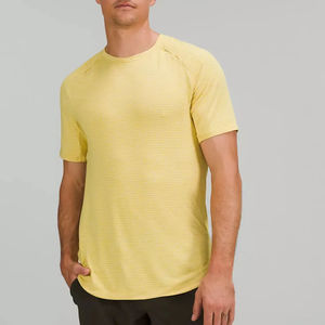 เสื้อยืดผู้ชายน้ำหนักเบาแห้งเร็วเสื้อวิ่งออกกำลังกายเสื้อระบายอากาศพิมพ์ลายเสื้อยืดสีพื้น - Product Image 1
