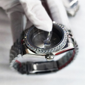 Boîtier de montre en acier inoxydable avec lunette en diamant argentée OEM ODM 36/39 mm, étanche, fond dense, calendrier, bracelet, logo personnalisé pour NH35/36 - Product Image 2