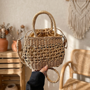 Nuevo Bolso Bandolera de Moda para Mujer con Diseño Calado de Ganchillo, Estampados de Animales y Cierre de Cremallera - Product Image 3
