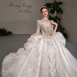 GT165 Vestido de Novia de Lujo Moderno con Manga Larga, Apliques de Cuentas y Lentejuelas, Estilo Princesa, Cola Capilla, Largo hasta el Suelo, Personalizable - Product Image 2