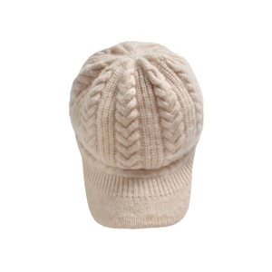 Casquette de baseball à large bord pour hommes de créateur d'automne et d'hiver en cachemire tricoté pour femmes Pom Pom Beanie accessoire pour temps froid du Couple - Product Image 3