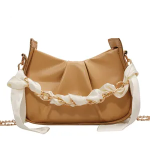 New Cloudy Pleated Bag in the Western Style 2024 Summer Simple New Vintage Fashion Scarf Chain Cross Shoulder Bag