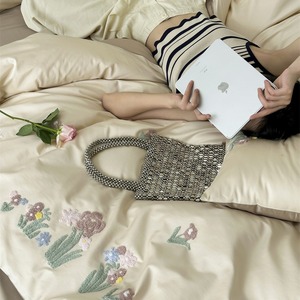 Parure de lit brodée florale en coton à fibres longues 100 fils, respirante, style drap de lit - Product Image 1
