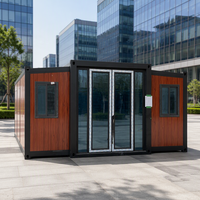 Maison conteneur de luxe pliable et extensible avec panneaux muraux imitation bois, unité de villa mobile avec salle de bain complète pour hébergement en station balnéaire