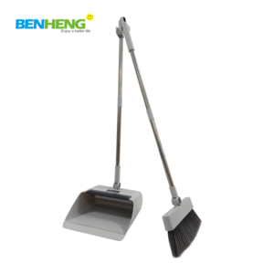 Escoba giratoria multifunción 4 en 1 de 180 grados, escobilla de goma, <span class=keywords><strong>cepillo</strong></span> <span class=keywords><strong>recogedor</strong></span> <span class=keywords><strong>plegable</strong></span> <span class=keywords><strong>y</strong></span> peine de limpieza - Product Image 5