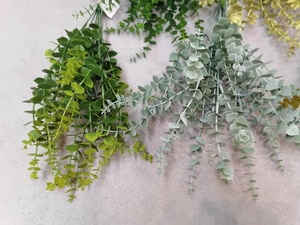 Qualità floccaggio plastica artificiale vero tocco lascia bouquet foglia di eucalipto artificiale pianta di cespuglio verde a buon mercato - Product Image 6