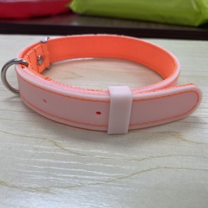 Cachorro mediano que brilla en el <span class=keywords><strong>collar</strong></span> de perro con luz <span class=keywords><strong>LED</strong></span> libre para la oscuridad y el día de doble uso - Product Image 5