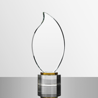 Fournisseurs Fabricant de cristal Personnalisé 3D Gravé au laser Trophées de récompense en verre de cristal vierge Trophée de récompense en cristal