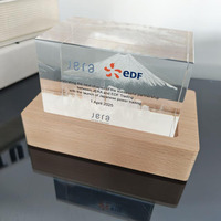 Cube en cristal K9 vierge de 6*6*10 cm avec base lumineuse LED en bois, bloc de cristal à gravure 3D intérieure, cadeau personnalisé, veilleuse de table