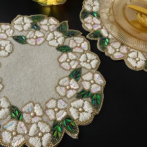 Sous-plat rond perlé à motifs floraux, exportateur indien, pour mariage et décoration, disponible à prix raisonnable - Product Image 4