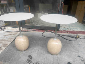 Table basse en marbre au design moderne avec pieds en fer revêtus de poudre dorée, table d'appoint tendance, table à manger avec plateau en marbre - Product Image 2