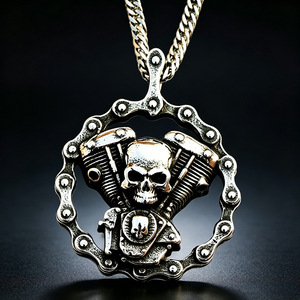 Yunnique – collier avec pendentif tête de mort en acier titane pour hommes, design de moteur de moto, style rétro Punk, bijoux cadeau - Product Image 2