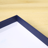 Boîte cadeau rigide en carton écologique bleu foncé à ouverture par le haut, simple, pour le rangement de bijoux professionnels, couleur unie personnalisée