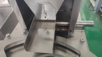 Machine de remplissage de bouteilles de comptage de comprimés de bonbons d'ours gommeux modèle YS-2 semi-automatique