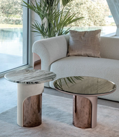 Table d'appoint en marbre sur mesure, design moderne, sculpturale, en métal, pour canapé, table d'appoint personnalisée pour projets de villas et hôtels de luxe