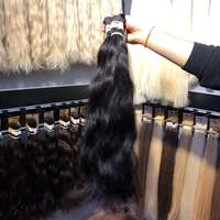 Cheveux humains vietnamiens bruts de qualité supérieure, bouclés et rebondissants, en mèches, couleur naturelle