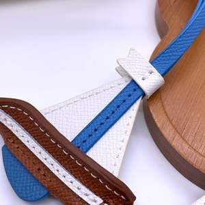 Pendentif décoratif haut de gamme en cuir véritable tanné végétal pour sac nautique - Product Image 4