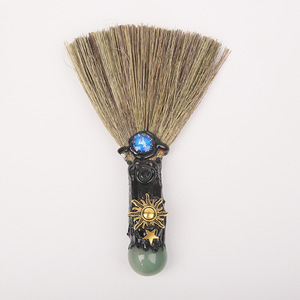 ของตกแต่งไม้กวาดแม่มดคริสตัลขายส่ง ของตกแต่งแม่มดแบบประณีต ไม้กวาดรูปหัวใจขัดเงา ของตกแต่งทางจิตวิญญาณสำหรับคริสต์มาสและฮาโลวีน - Product Image 6