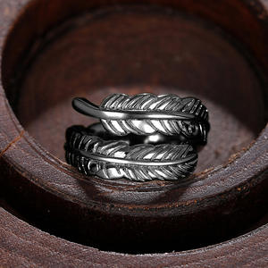 Anello con piuma in acciaio inossidabile Anelli moda unisex in stile bohémien T0363 - Product Image 2