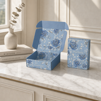 Boîtes d'emballage pliables en carton ondulé personnalisées avec couleur de remplissage, gaufrage à chaud doré, pelliculage brillant effet dépoli et éponge en fourrure recyclée