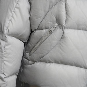 Chaqueta de Plumón Gris Personalizada de Lujo con 900 Gramos de Relleno para Hombre, Chaqueta de Invierno para Hombre para Temperaturas de Menos 10 Grados, Chaqueta Acolchada - Product Image 3