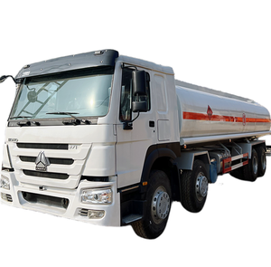 Camion-<span class=keywords><strong>citerne</strong></span> de carburant Howo à bon <span class=keywords><strong>prix</strong></span> 8X4 diesel 371HP Euro 2 livraison camion-<span class=keywords><strong>citerne</strong></span> 20000 <span class=keywords><strong>litres</strong></span> diesel carburant Sinotruck camion-<span class=keywords><strong>citerne</strong></span> - Product Image 1