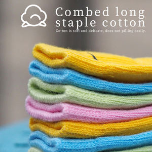 4-इन-1 सेट वाटरप्रूफ एंटी-स्लिप आउटडोर सिलिकॉन मोजे और लंबे जूते कुत्तों के लिए आरामदायक कपास और प्लास्टिक सामग्री - Product Image 3