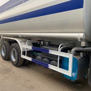Camion-citerne à huile Howo 4x2 10/12 roues 21m Transporteur diesel 150-250 ch Transmission manuelle - Product Image 2