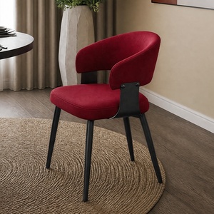 <span class=keywords><strong>Chaise</strong></span> de salle à manger <span class=keywords><strong>en</strong></span> velours rouge respirant de qualité supérieure avec pieds noirs mats pour restaurant et usage domestique - Product Image 1