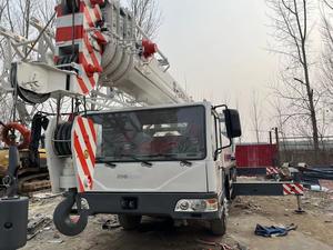 Grue sur camion hydraulique Zoomlion d'occasion de 25 à 75 tonnes, qualité d'origine pour l'exportation - Product Image 2