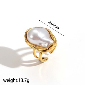 Anillo de Perlas con Abertura Geométrica Irregular, Estilo Moderno y Lujoso, Acero Inoxidable con Baño de Oro de 18K, Joyería para Mujer - Product Image 5