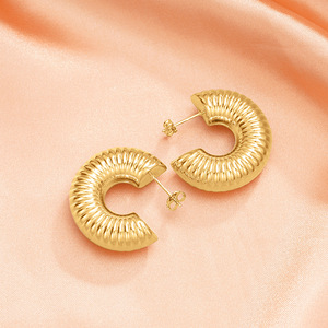 Orecchini a U per Donne, Design Elegante e Minimalista, Accessori per Orecchie da Indossare Quotidianamente - Product Image 6