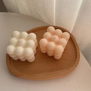 Bougie parfumée en cire de soja style Rubik's Cube, mini, décorative, cadeau pour la maison ou un mariage - Product Image 1