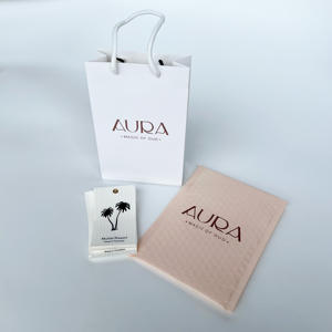 Vente flash : Sac d'expédition en polyéthylène écologique mat blanc 10*13 avec logo doré brillant, sac à bulles, emballage pour vêtements, boîte à chaussures - Product Image 5