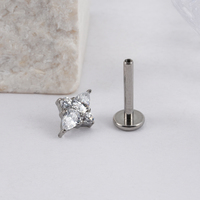 Anting Titanium ASTM F136 Model Bunga CZ Flat Back Labret Monroe untuk Bibir, Tulang Rawan, Helix, Tragus, Conch, Lobe Telinga, Pernikahan, Pertunangan
