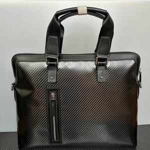 Bolso de Mano de Cuero de Alta Calidad con Diseño Personalizado, Dos Correas y Cierre de Cremallera - Product Image 6