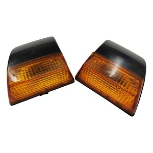 Pièces de système d'éclairage de camion de haute qualité, feux de signalisation latéraux gauche et droit 20409874 20409875 pour Volvo - Product Image 1