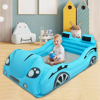 Lit de voyage gonflable pour enfants en forme de voiture, lit de sol portable pour tout-petits avec côtés à motifs de dessins animés, en PVC floqué, toutes saisons