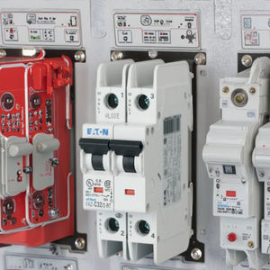 Автоматический выключатель EATON FRBM6-B20/1N/003 серии RCB для промышленных производственных линий и защиты зарядных устройств электромобилей - Product Image 1