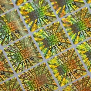 Étiquettes adhésives holographiques de sécurité inviolables en plastique doré 20x20mm avec numéro de série, garantie annulée, autocollants carrés - Product Image 5