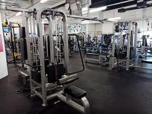 Equipo de Gimnasio Comercial Directo de Fábrica, Máquina de Entrenamiento de Fuerza Multifuncional de Acero Ajustable de 4 Estaciones para Pecho y Espalda - Product Image 3