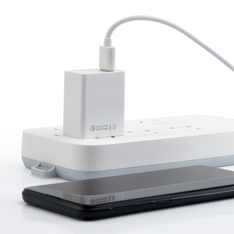 2021 New Wholesale on Stock 18w Super Charge Single Port USB Wall Charger Fast Charging QC 3.0 USB PD Charger Adapter